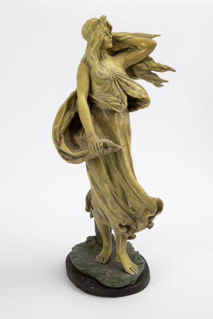 Jugendstil-Figur: Nymphe im Wind. Reps & Trinte Ku
