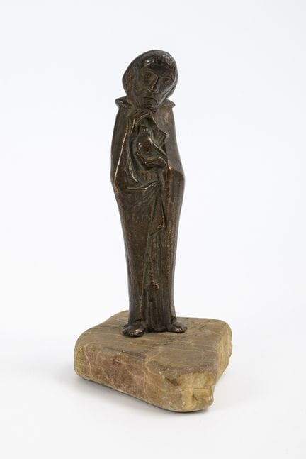 Stehender Christus 
 

 Bronze patiniert, Stein. U
