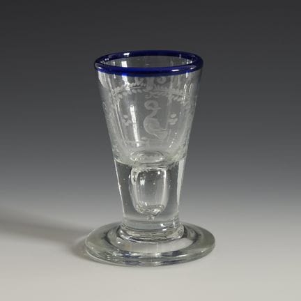 Bicchierino da liquore in stile barocco con bordo 