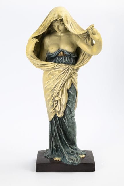 Figura “La natura si svela alla scienza”.  
 

 Is
