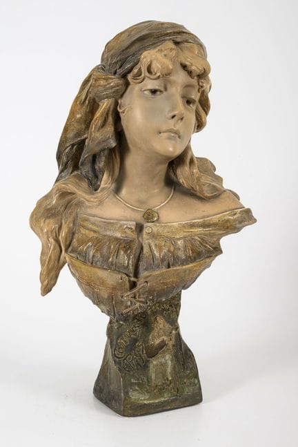 Büste "Mignon".  
 

 Ungemarkt, Ritzsignatur "C H