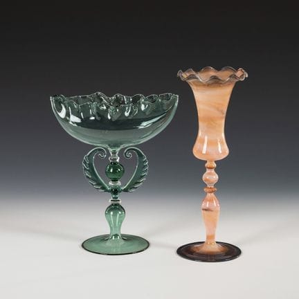 2 bicchieri decorativi.  
 

 Intorno al 1970. 
 G
