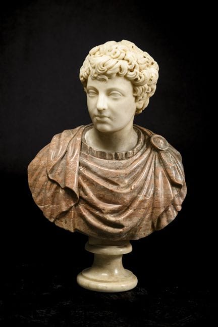 Busto in marmo di un giovane romano 
 

 Marmo pol