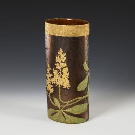 Vaso con fiori di castagno. Legras &amp; Cie.  
 
