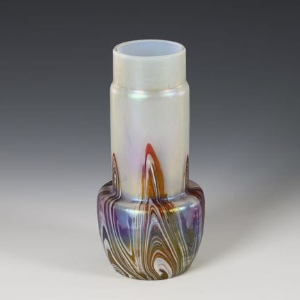Vaso in stile Art Nouveau. Kralik.  
 

 Wilhelm K