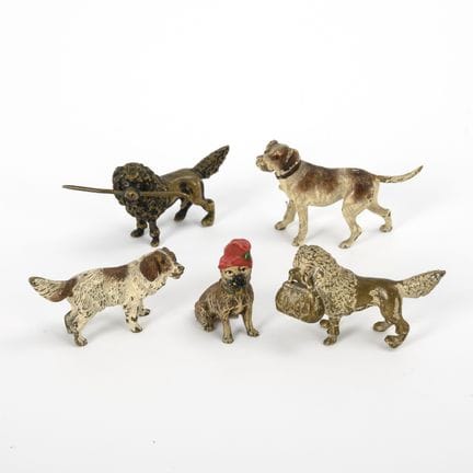 Wiener Bronze (?): 5 Hunde 
 

 Bronze, polychrom 