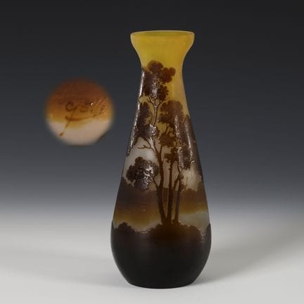 Vaso con decorazione paesaggistica. Gallé.  
 

 E