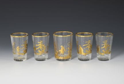 1 + 4 calici con decorazioni in oro.  
 

 Fine de