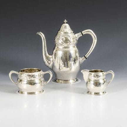 Servizio da caffè in argento composto da 3 pezzi. 