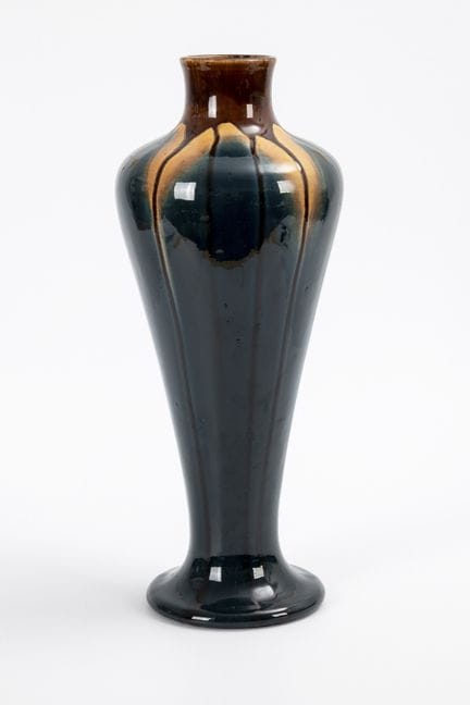 Grande vaso in stile Art Nouveau con smalto colato