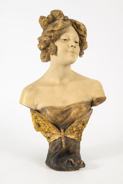 Busto in stile Art Nouveau raffigurante una ragazz
