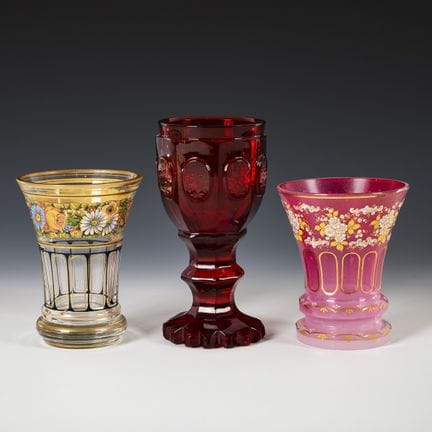 2 tazze in stile Biedermeier e 1 bicchiere a calic