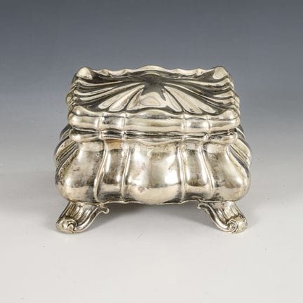 Zuccheriera in argento del tardo Biedermeier.  
 
