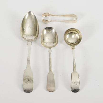 4 eleganti pezzi da tavola in stile Biedermeier.  