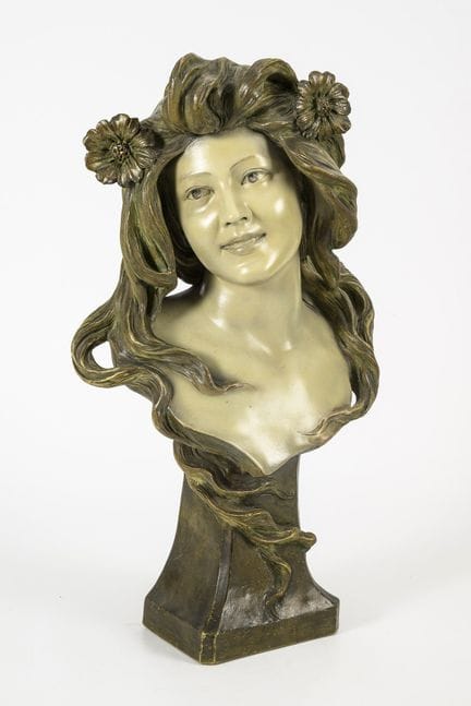 Jugendstil-Büste einer Nymphe.  
 

 Ungemarkt, Pr