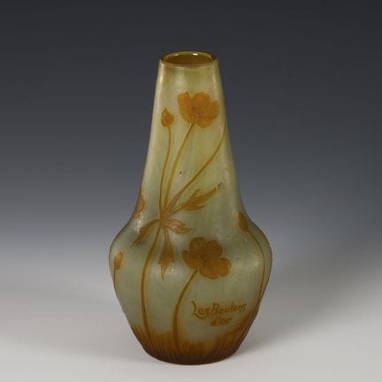 Vaso in stile Art Nouveau con decorazione a ranunc