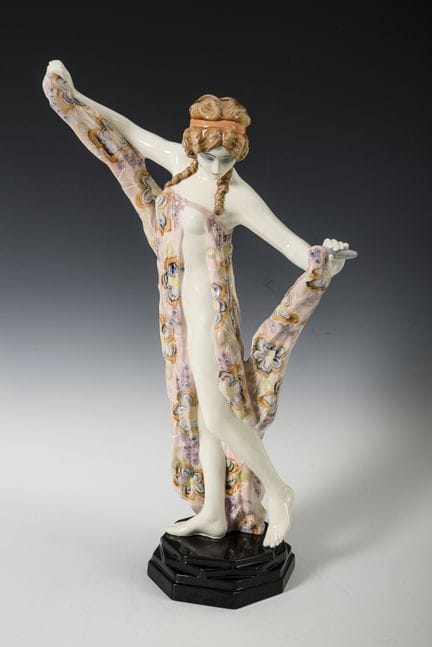Statua “Musa della danza”. Manifattura viennese Fr
