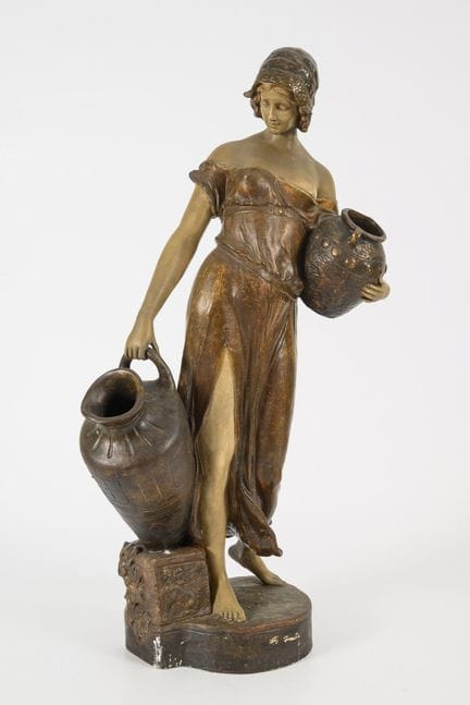 Statua “La portatrice d’acqua”. Manifattura vienne
