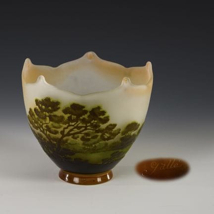 Vaso in stile Art Nouveau con decorazione paesaggi