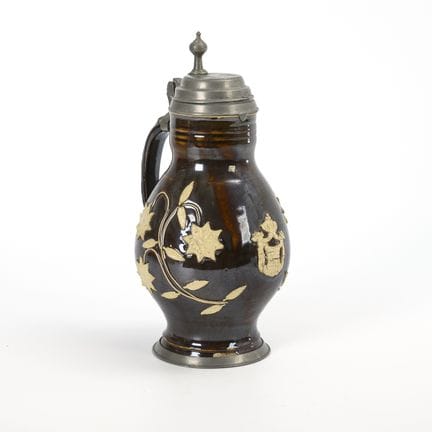 Brocca barocca in gres di Bunzlau.  

1800 circa.
