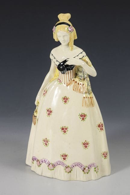 Signora in stile Biedermeier con maschera di carne