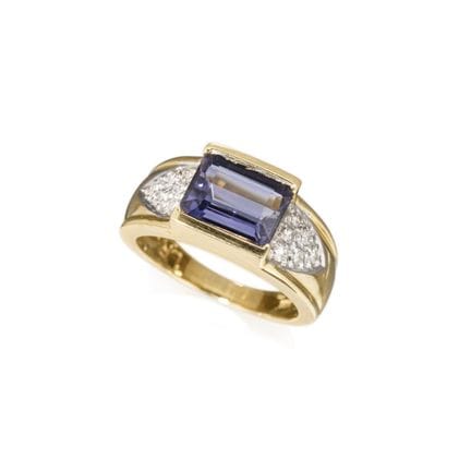 Gelbgold-Ring mit Iolith-Solitär (ca. 1,7 ct)
14 K