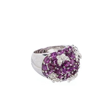 Auffälliger Weißgold-Ring mit breitem violettem Tu