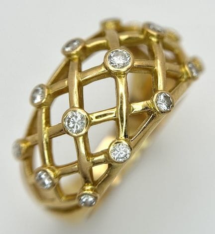 BAGUE EN OR JAUNE 18 CARATS, SERTIE DE DIAMANTS, M