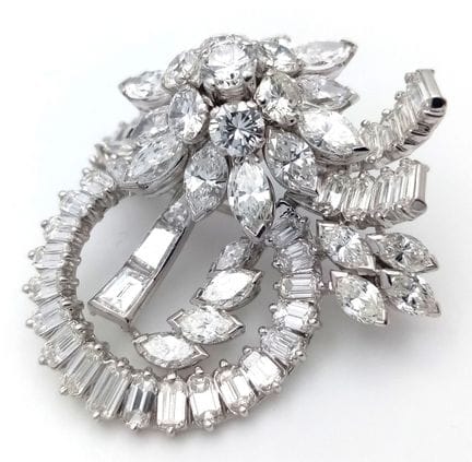 Une broche vintage époustouflante en platine 950, 