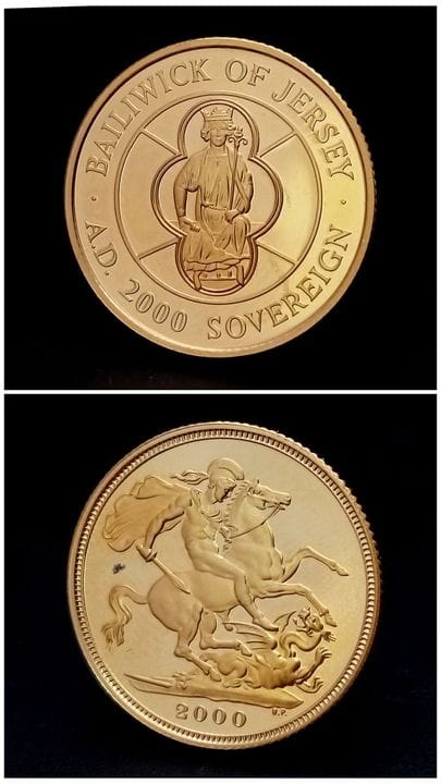 Un coffret de 2 pièces « Sovereign » de 2000, en é