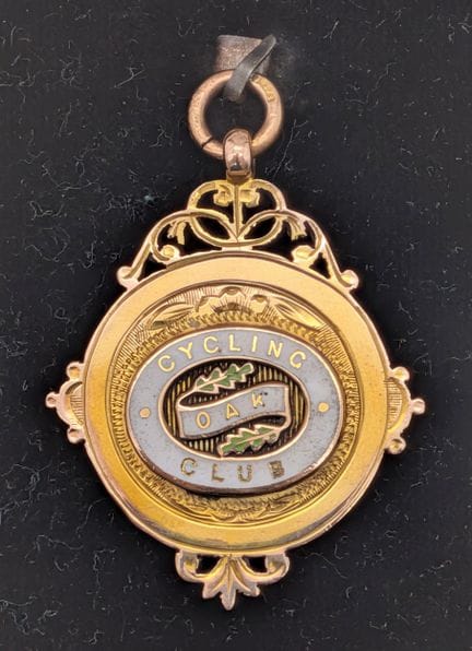 Médaille de poche en or 9 carats et émail du Cycli