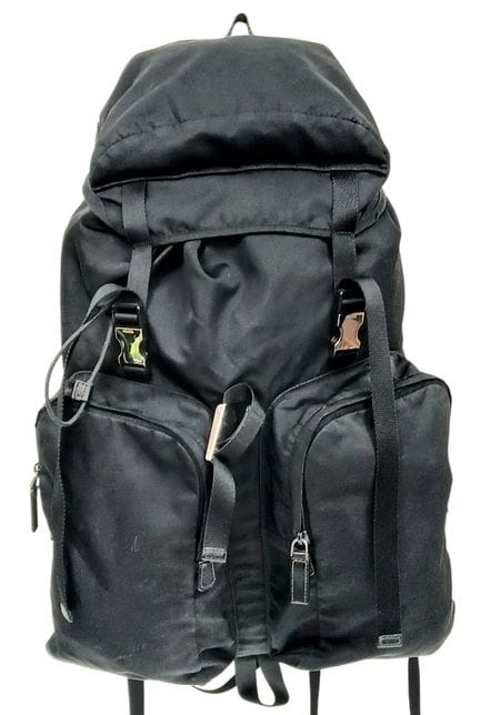 Zaino Prada in nylon nero. Esterno in nylon nero c