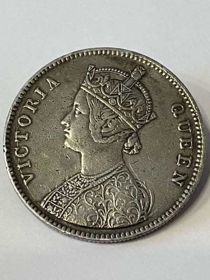 SPILLA DA PETTO IN RUPIA D'ARGENTO DEL 1863. Condi