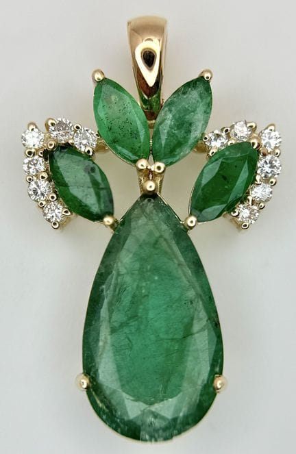 Pendentif en or jaune 14 carats, orné d'émeraudes 
