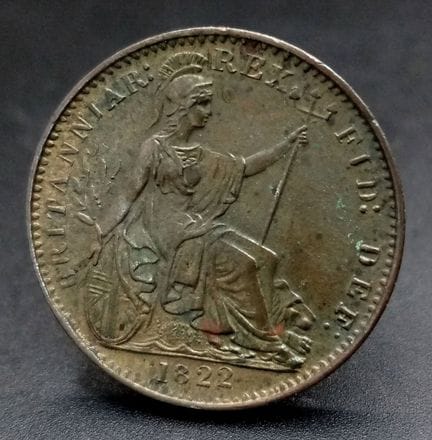 Une pièce de un farthing de George IV datant de 18
