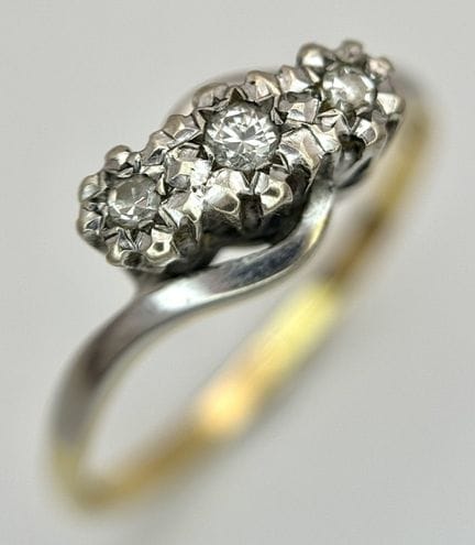 Bague vintage en OR 18 CARATS sertie de DIAMANTS s