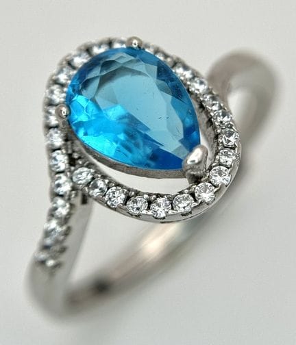 Ring aus Sterlingsilber mit blau-weißen Steinen im