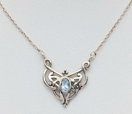 Eine Vintage-Halskette aus Sterlingsilber im Jugen