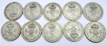 Zehn britische Zwei-Shilling-Silbermünzen aus der 