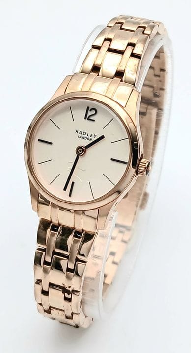 Eine Armbanduhr von RADLEY OF LONDON, roségoldfarb