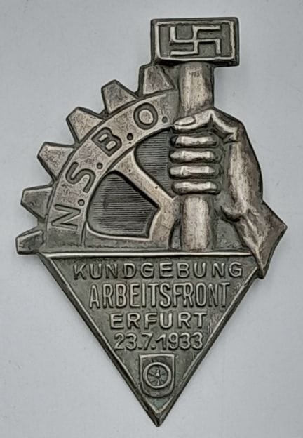 1933 datiertes deutsches NSBO-Blechabzeichen zur K