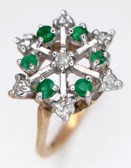 Bague en or jaune 9 carats sertie de diamants et d