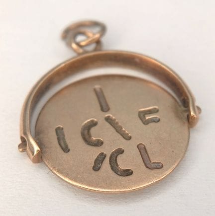 PENDENTIF-BRACELET TOURNANT « I LOVE YOU » EN OR J