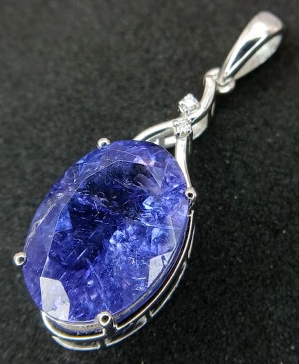Ciondolo in oro bianco 14 carati con tanzanite nat