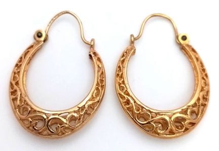 A Pair of 9K Yellow Gold Openwork Hoop Earrings. 2