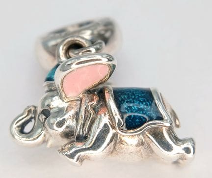 Un ciondolo pendente Disney Pandora in argento 925