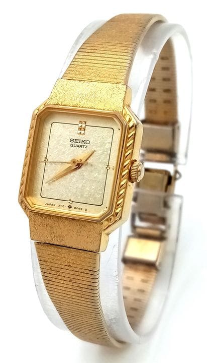 A Vintage Seiko Quartz Ladies Watch. Model 2Y01-5A
