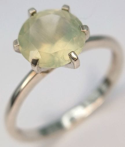 A Sterling Silver Green Prehnite Solitaire Ring Si