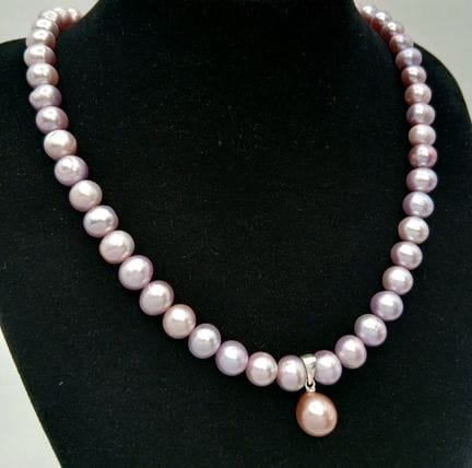 An Elegant Lavender Freshwater Pearl Necklace with