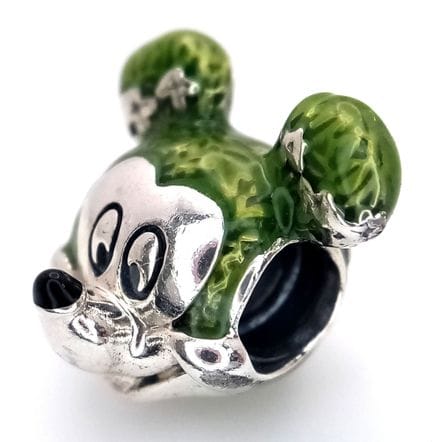 Un ciondolo Disney Pandora in argento 925 raffigur